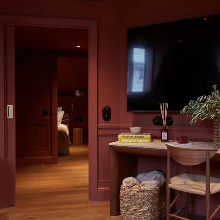 Hotel De Silhouette 4*