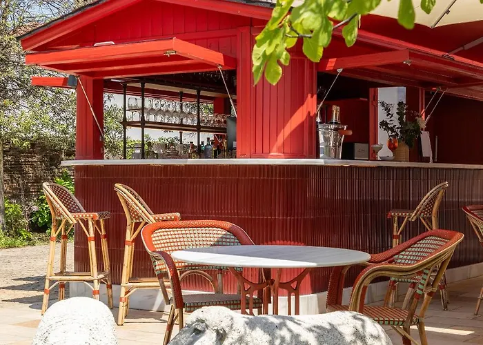 De Silhouette Hotel 4*