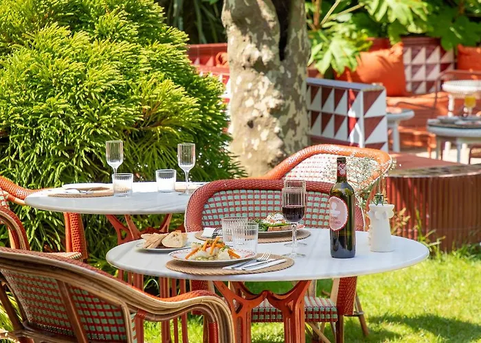 Hotell De Silhouette