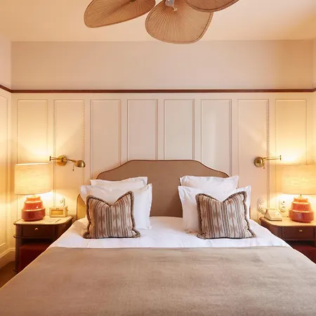 De Silhouette Hotel 4*