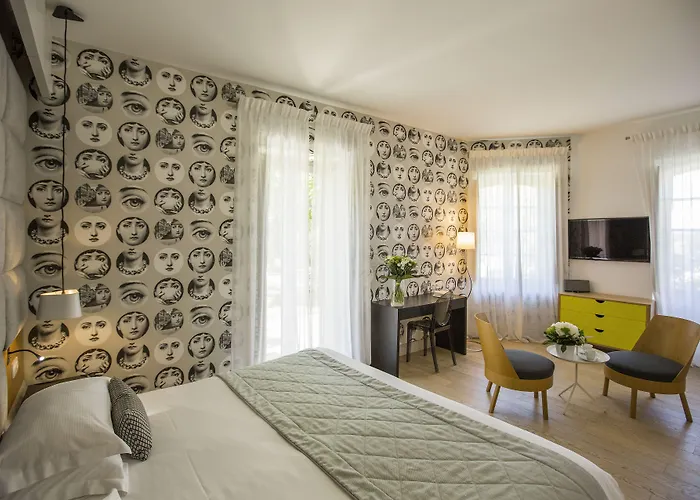 호텔 De Silhouette